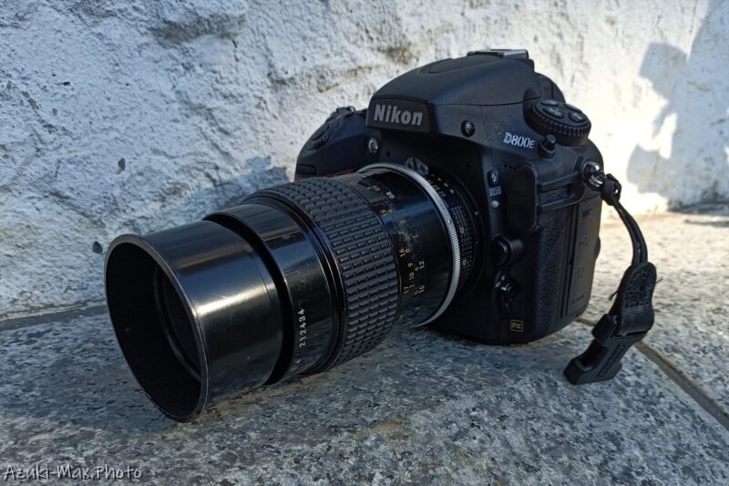 NikonのD800EとMicro-NIKKER105mm F4 レンズフード展開時
